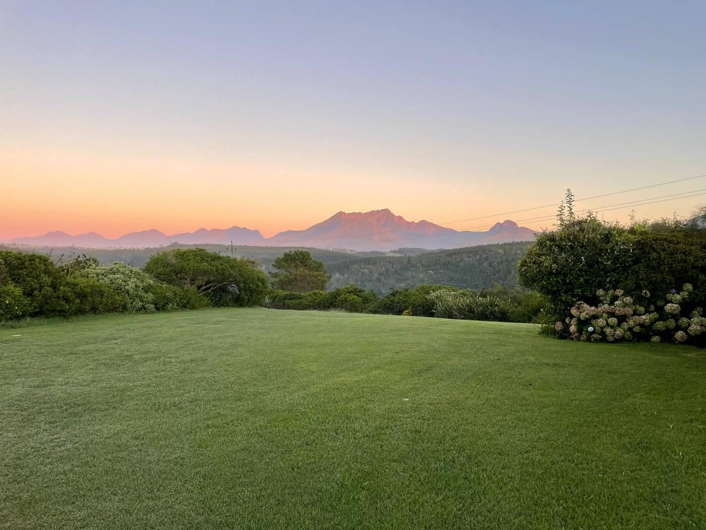Evening over the Outeniqua mountains, seen from the ridge